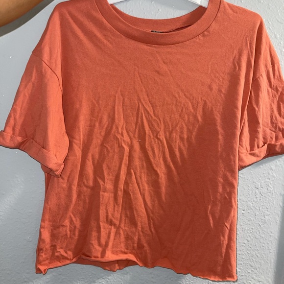 A salmon colored crop top - Picture 1 of 2